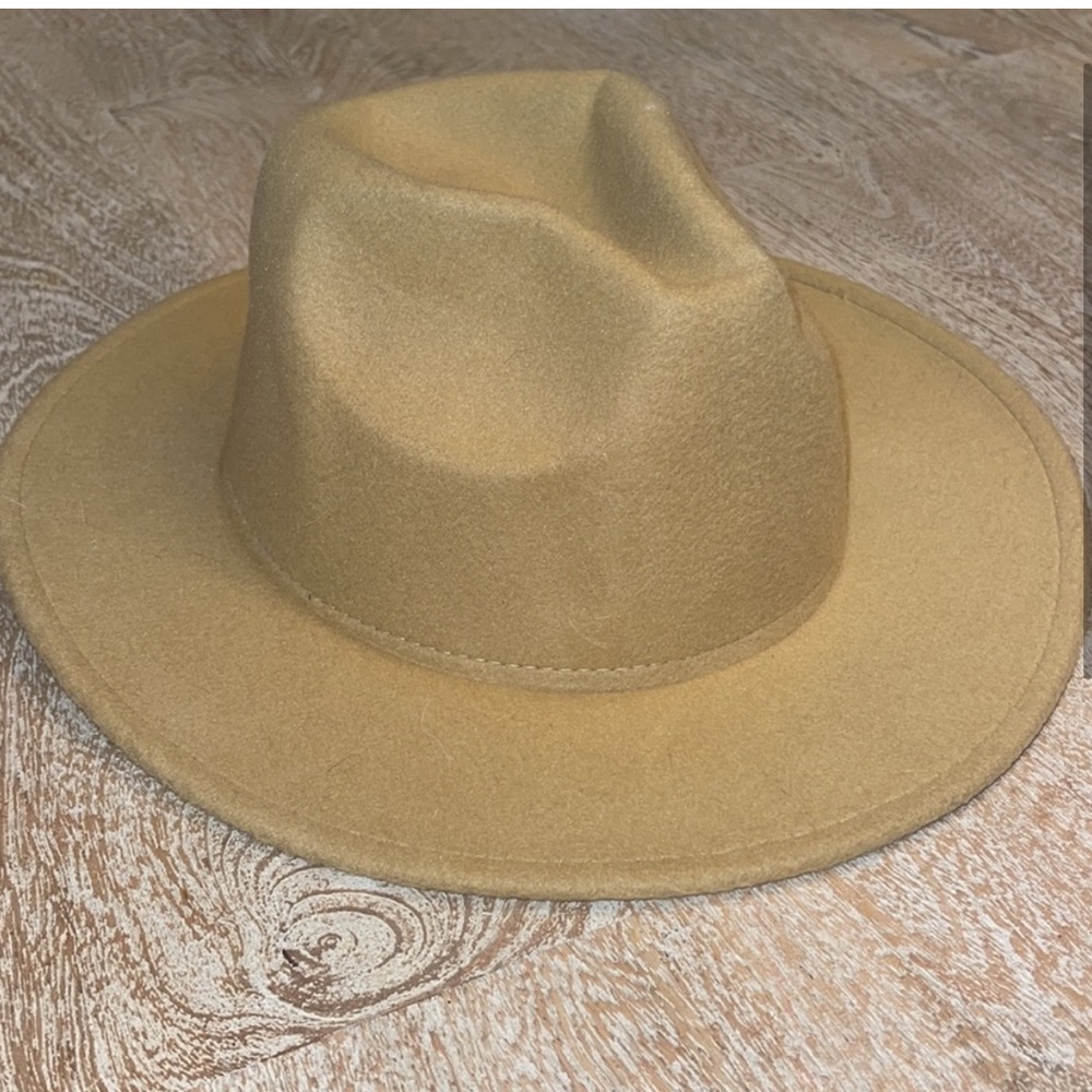 Tan hat